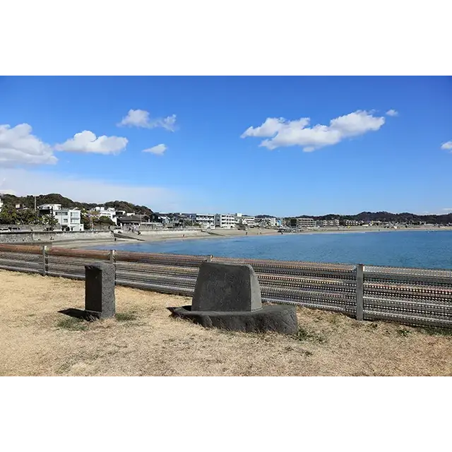 鎌倉海浜公園の歌碑_01